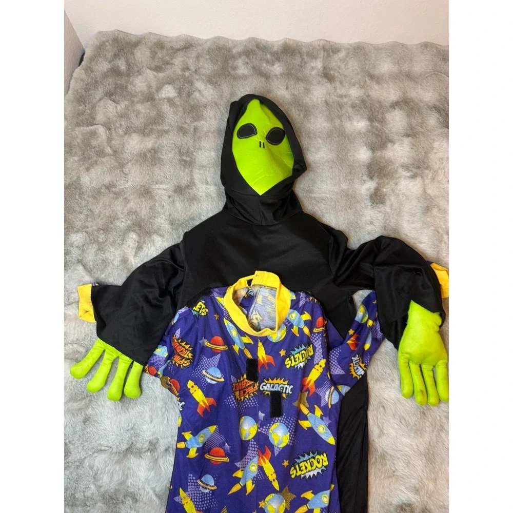 Spirit Halloween Close Encounter Alien Abduction Costume Child One Size- 0631
